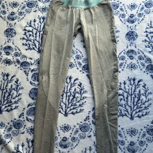 Gymshark Light Gray Leggings with Teal Accents